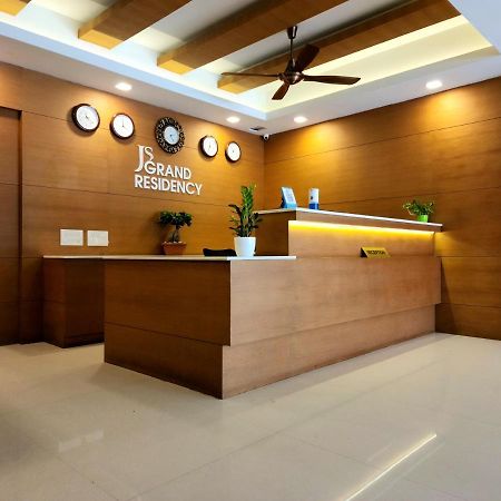 Js Grand Residency Palakkad Exterior photo