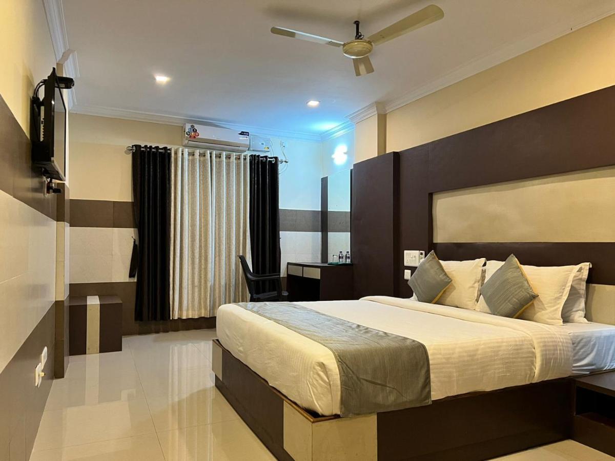Js Grand Residency Palakkad Exterior photo