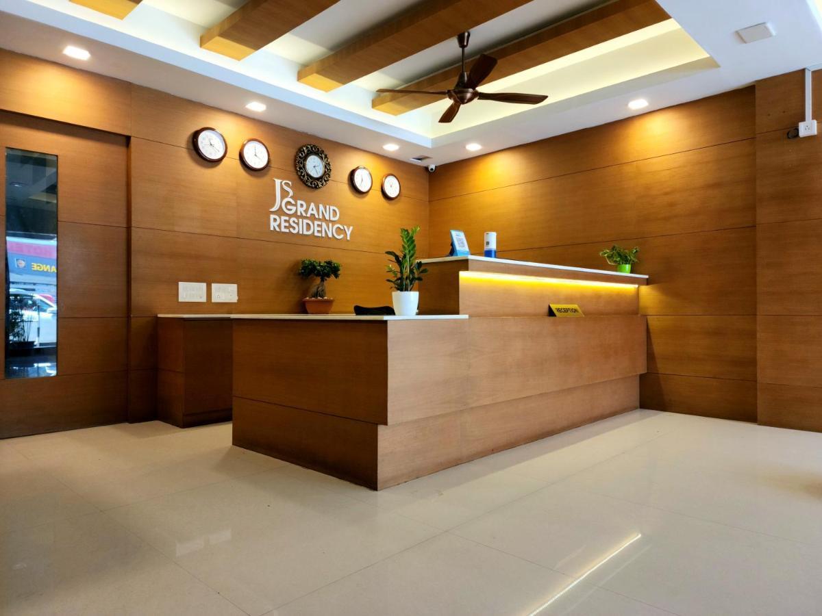 Js Grand Residency Palakkad Exterior photo