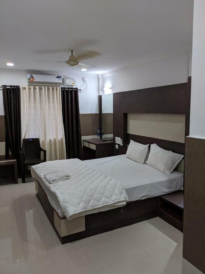 Js Grand Residency Palakkad Exterior photo
